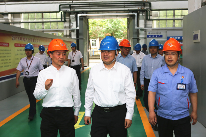 郝鹏参观调查J9集团国际站集团所属企业汽轮机公司